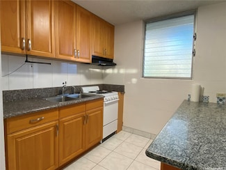 1914 University Ave Unit 411, Honolulu, HI 96822