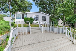 59010 Lakeshore Dr, Colon, MI 49040