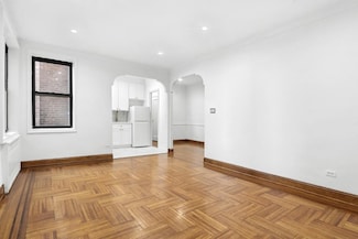 657 E 26th St Unit 4L, Brooklyn, NY 11210