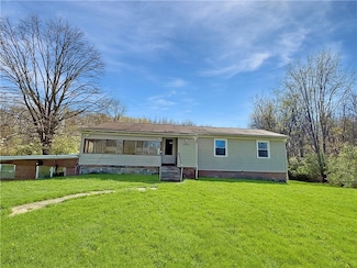 1025 S Lake Rd, Mercer, PA 16137