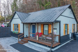 2589 Ridge Rd, Pigeon Forge, TN 37863