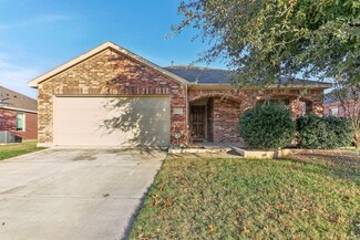 1817 Sparrow Ln, Aubrey, TX 76227
