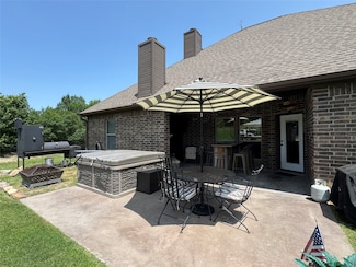 110 Bolivar Dr, Weatherford, TX 76085