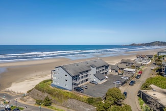507 NW Alpine St Unit 302, Newport, OR 97365