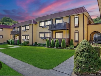 11 Granada Crescent Unit 6, White Plains, NY 10603