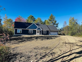 7 Hardwood Ln, Oakland, ME 04963