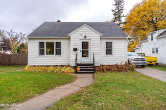 623 9th Ave S, Grand Forks, ND 58201