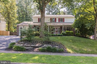 3232 W Bruce Dr, Dresher, PA 19025