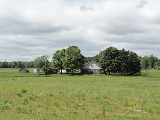 6841 S Hamilton Rd, Branch, MI 49402