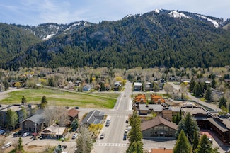 171 6th St W, Ketchum, ID 83340