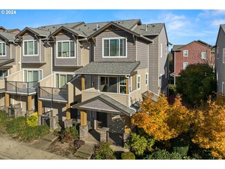 318 NE Edgeway Dr, Hillsboro, OR 97006