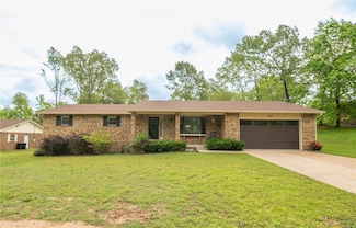 2612 Fox Dr, Poplar Bluff, MO 63901