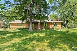 25297 Windy Hill Rd, Maple Hill, KS 66507