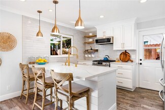 3295 Iowa St, Costa Mesa, CA 92626