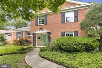 9703 Corkran Ln, Bethesda, MD 20817