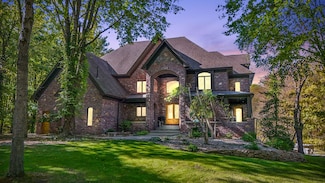 362 Saint Andre Dr, Valparaiso, IN 46383