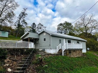1037 Jefferson St, Blacksville, WV 26521