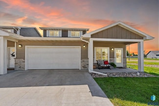 419 Harvest Trail, Harrisburg, SD 57032