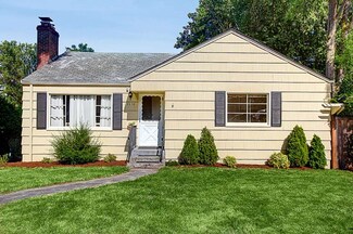 9310 42nd Ave NE, Seattle, WA 98115