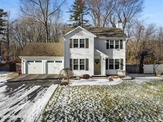 10 Dunwoodie Rd, Glenmont, NY 12077