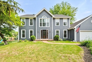1105 Spring Hill Dr, Algonquin, IL 60102