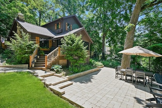 3720 E Lake Shore Dr, Wonder Lake, IL 60097