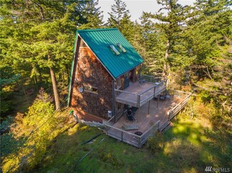 1190 Beach Ave, Lummi Island, WA 98262
