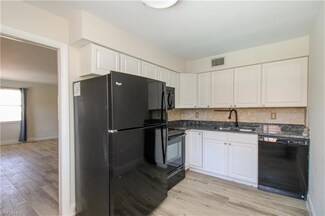 2102 Alamanda Dr Unit 202, Naples, FL 34102