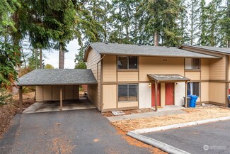 800 SW Harrier Cir Unit 1, Oak Harbor, WA 98277