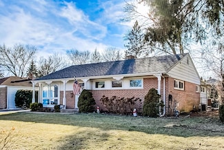 1016 Midway Rd, Northbrook, IL 60062