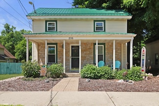 206 State St, Mazomanie, WI 53560