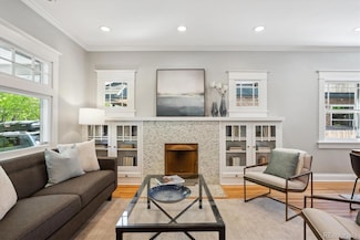 2683 Bellaire St, Denver, CO 80207