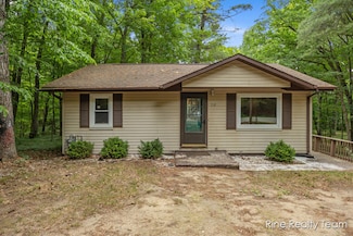 757 E Sidney Rd, Stanton, MI 48888