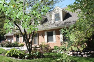 2502 Timber Trail Dr, Crystal Lake, IL 60012