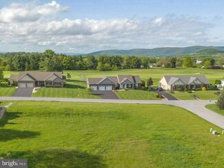 6358 Saucon Valley Dr, Fayetteville, PA 17222