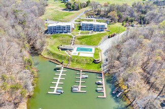 1085 Bluewater Dr Unit 112, Moneta, VA 24121