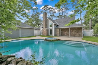 402 Pine Manor Dr, Conroe, TX 77385