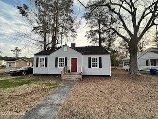 208 Westminister Dr, Jacksonville, NC 28540