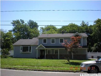 11 Ravatt Rd, Port Monmouth, NJ 07758