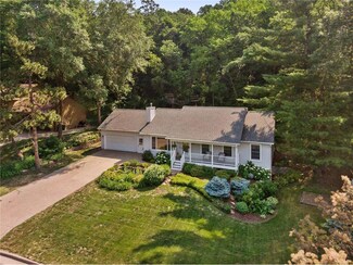 212 Meadow Dr N, Hudson, WI 54016