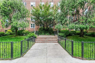 88-09 35th Ave Unit 20, Jackson Heights, NY 11372