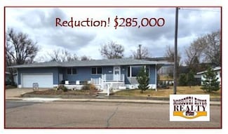 910 Valley View Dr, Glasgow, MT 59230