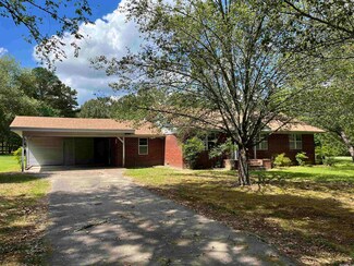 704 E Elm St, Haskell, AR 72015