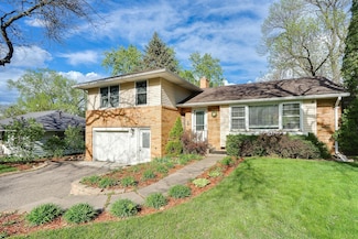 1523 Tyler St, Hastings, MN 55033