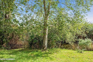 58 Garden Ave, Toms River, NJ 08753