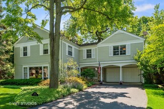 568 Earlston Rd, Kenilworth, IL 60043
