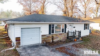 4 Hillside Dr, Mount Vernon, IL 62864