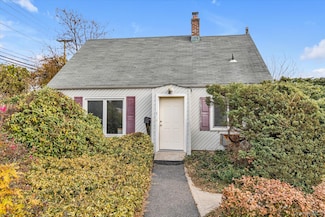 1 Ranch Ln, Levittown, NY 11756