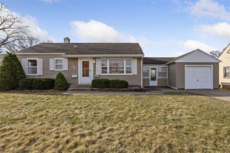 617 37th St NE, Cedar Rapids, IA 52402