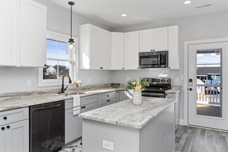 557 N Augusta Ave, Waynesboro, VA 22980
